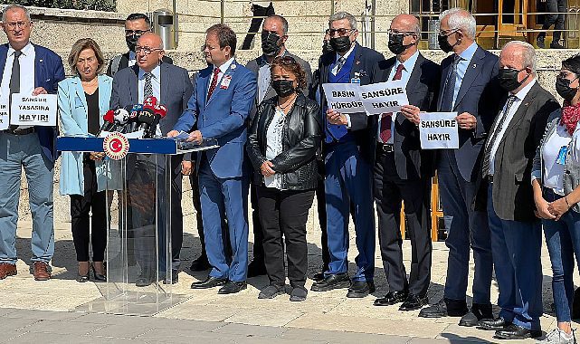 211 edebiyatçı ve yazar sansüre karşı imzacı oldu