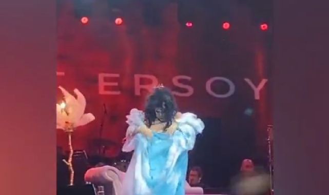 Bülent Ersoy'a elbise şoku