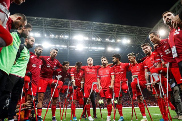 Ampute Milli Futbol takımı tarih yazmaya devam ediyor! Angola'yı 4 golle geçen Milliler Dünya Şampiyonu oldu