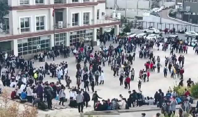 Başakşehir'de lisede yangın paniği!
