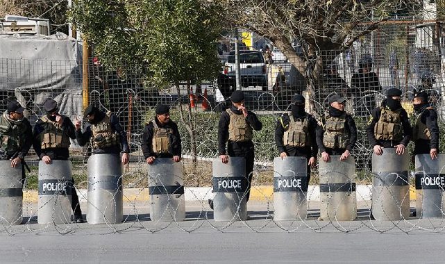 Irak'ta hükümet binalarına roketli saldırı düzenlendi