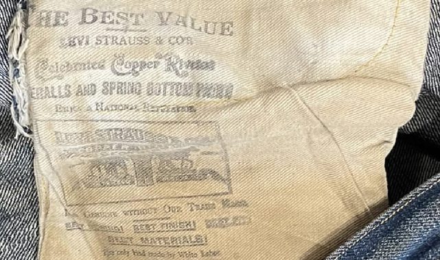 250 yıllık kot pantolon rekor fiyata satıldı