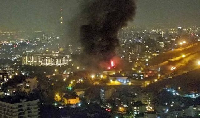 İran'da siyasi tutuklular cezaevini ateşe verdi