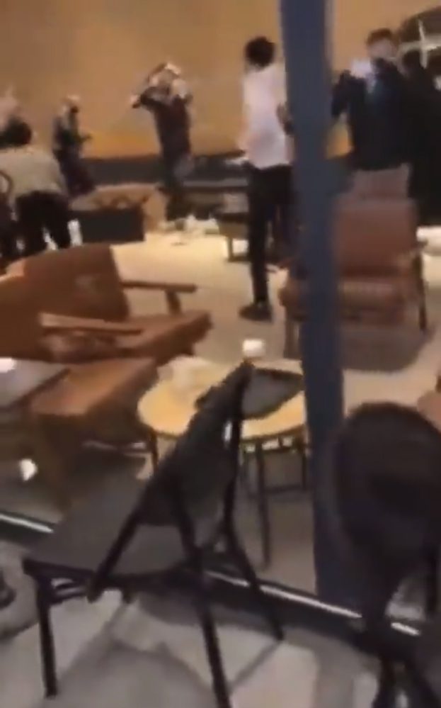 Gaziantep'te ünlü kahve zinciri şubesinde kavga! Müşteriler birbirine girdi, sandalyeler havalarda uçuştu