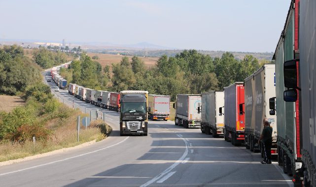 Edirne sınırında tır rekoru