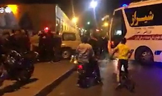 IŞİD İran'da Şah Çerağ Türbesi'ni kana buladı! En az 15 ölü