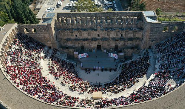 Antalya Aspendos okuma şenliğine 7 bin öğrenci katıldı! "Okumak kazanacak" dediler