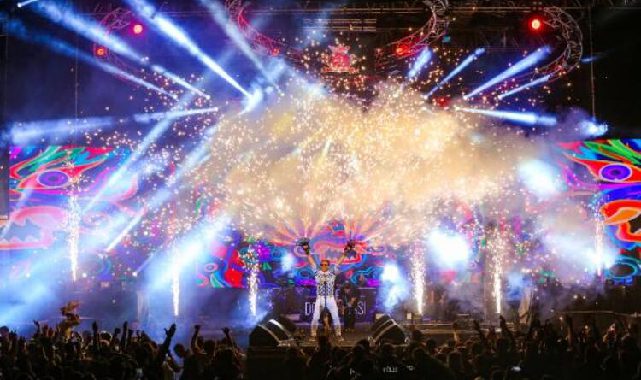 Burası Avrupa değil, Şırnak Cizre! On binler festivalde coştu!