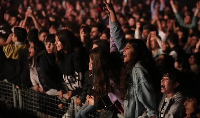 Burası Avrupa değil, Şırnak Cizre! On binler festivalde coştu!
