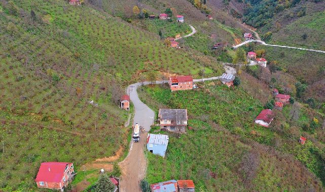 Ordu Büyükşehir Belediyesi 39 yıllık toprak yolu asfalt döşedi
