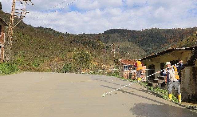 Ordu Büyükşehir Belediyesi 39 yıllık toprak yolu asfalt döşedi