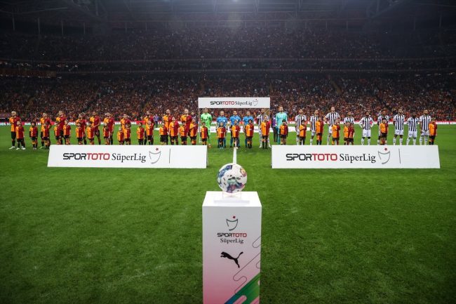 Derbide İcardi yıldızlaştı, Galatasaray Beşiktaş'ı 2-1 devirdi