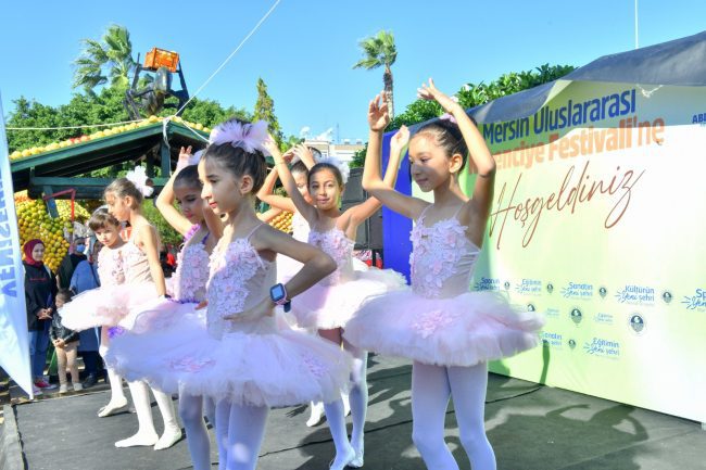Yenişehir Belediyesi  Narenciye Festivalinde binlerce ziyaretçiyi ağırladı