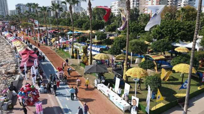 Yenişehir Belediyesi  Narenciye Festivalinde binlerce ziyaretçiyi ağırladı