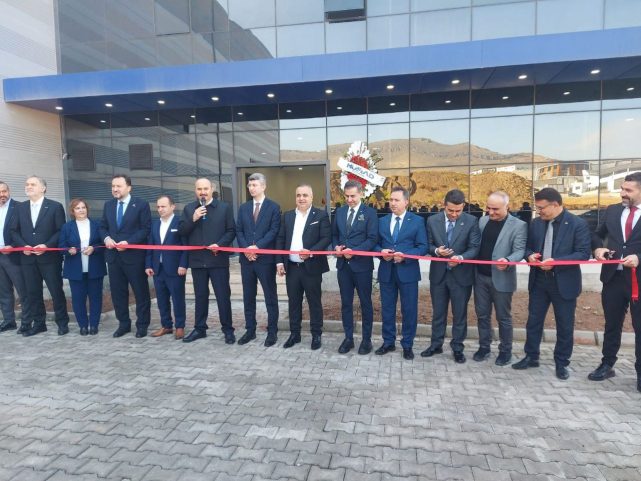 MÜSİAD'dan Batman çıkarması! 4 yeni tekstil fabrikası aynı gün hizmete açıldı