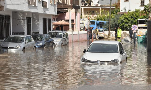 Mersin sele teslim! Hayat felç oldu