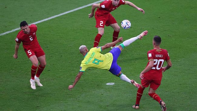 Brezilya Sırbistan'ı 2 gol ile geçti