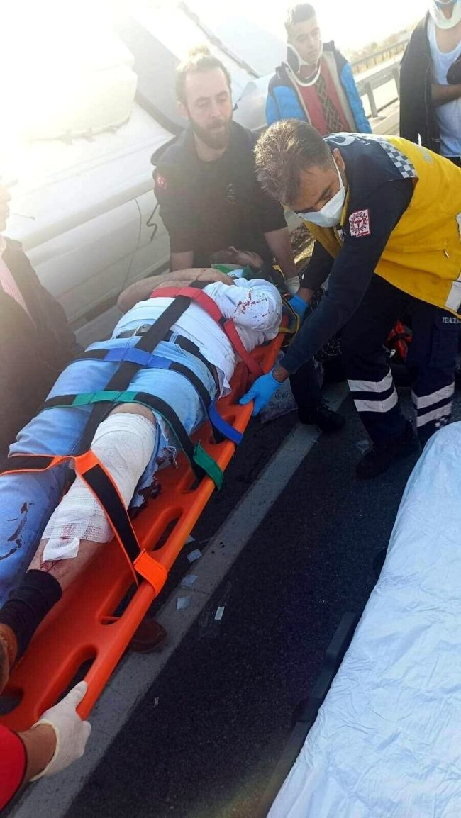 Taraftarları taşıyan otobüs devrildi! 1 kişi ölürken, 10 kişi yaralandı.