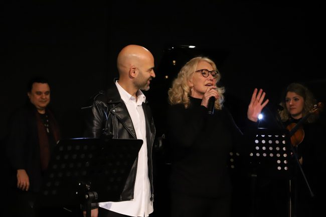 Murat Evgin’e Ünlüler Korosu