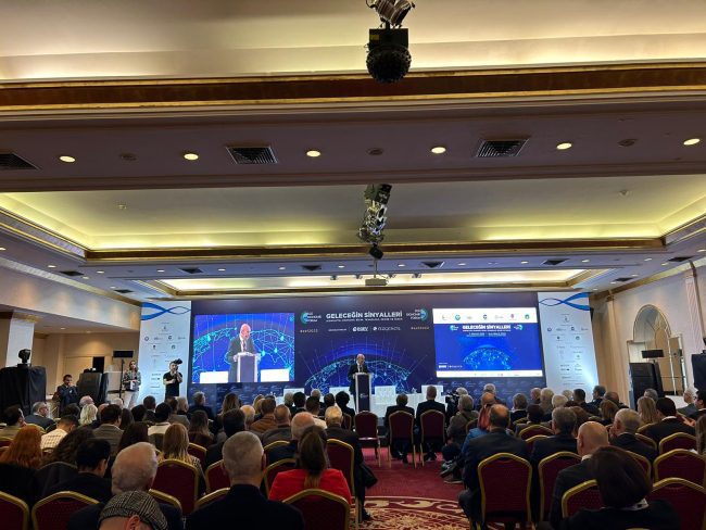 Ege Ekonomik Forum İzmir Ekonomi Üniversitesi’nde gerçekleşti