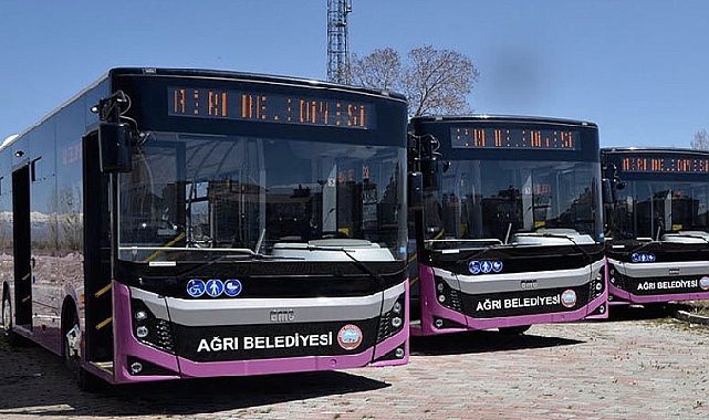 Ağrı'da belediye otobüsü iki kadını hayattan kopardı