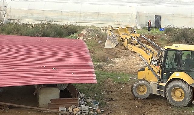 Akdeniz Belediyesi kaçak yapılarla mücadele ediyor