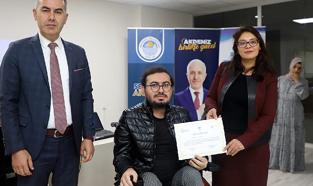 Akdeniz Belediyesi'nden engelli vatandaşlara eğitim