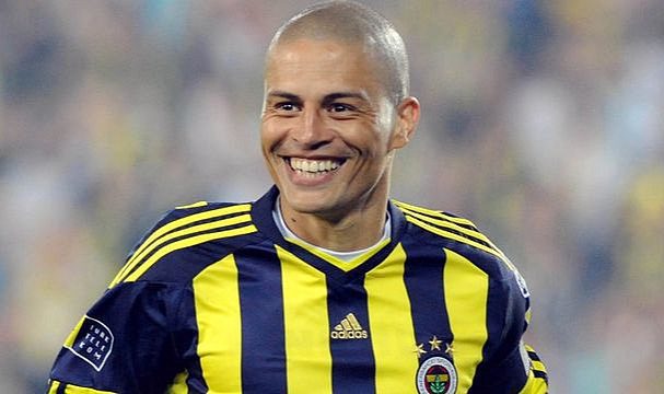 Alex Fenerbahçe’ye mi dönüyor? Alex De Souza'nın Türkçe paylaşımı