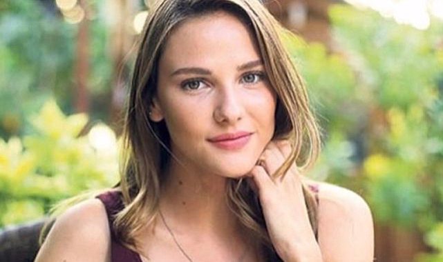 Alina Boz'un annesi kimdir? Kaç yaşında?