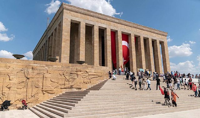 Anıtkabir'de ziyaretçi rekoru kırıldı!