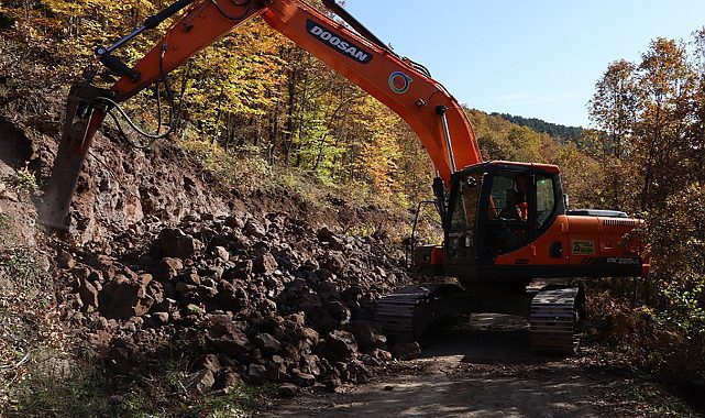 Ordu Akkuş'ta 18 kilometrelik yol genişletme çalışmaları hızla devam ediyor