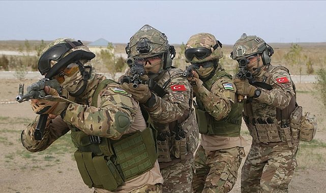 Askerlerimiz 1 yıl daha Lübnan'da