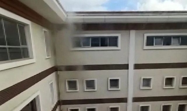 Başakşehir&#039;de lisede yangın paniği!
