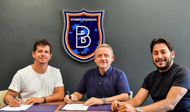 Başaksehir Emre Belözoğlu ile sözleşme yeniledi