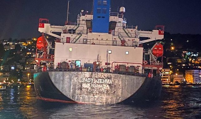 Bebek'te Kargo gemisi karaya oturdu