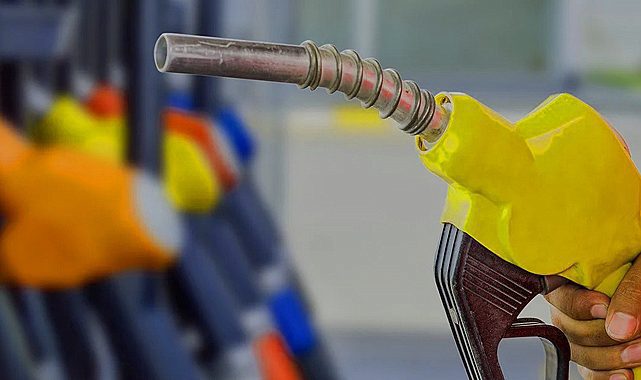 Benzin ve motorinde zamlar 4 TL'yi aştı! Brent petrol tırmanışa başlarken akaryakıta peş peşe zamlar yükleniyor