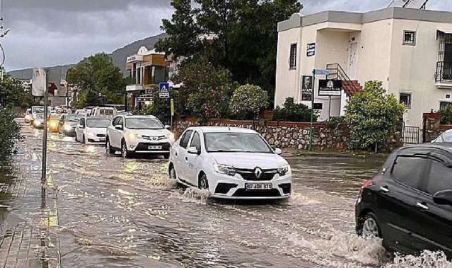 Bodrum sele teslim! Okullar tatil edildi