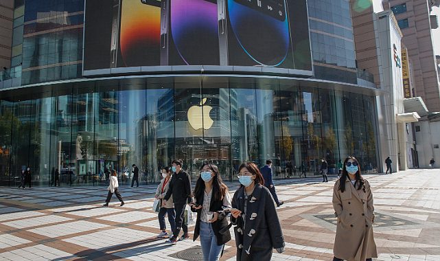 Çin'deki en büyük iPhone fabrikasında protestolar patlak verdi