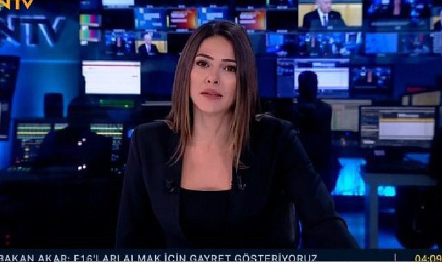 Düzce depremine canlı yayında yakalandı! İşte ünlü spikerin o anları