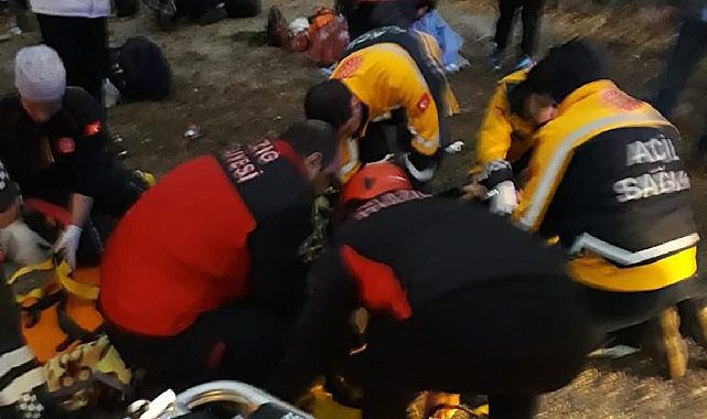 Elazığ'da tur otobüsü şarampole uçtu: 20 yaralı