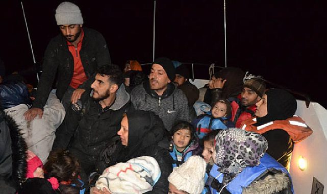 Faciaya ramak kalmıştı! 300 göçmeni Türk Sahil Güvenlik ekipleri kurtardı