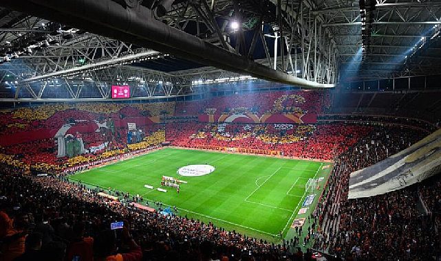 Galatasaray'dan Cumhuriyet'in 100. yılına özel muhteşem koreografi! Alkışlar Galatasaray'a!