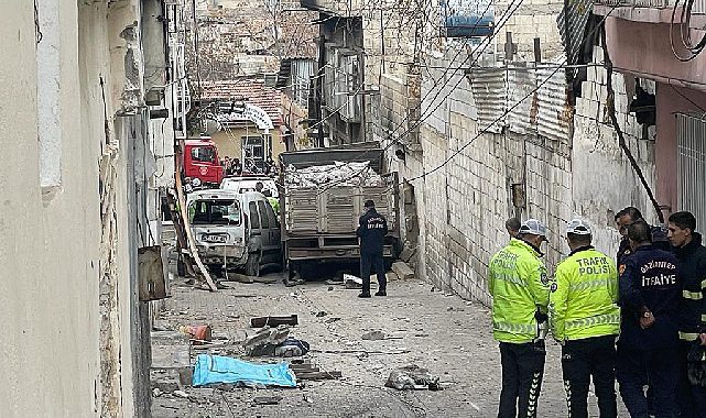 Gaziantep&#039;te kamyonet çocukları ezdi:1 ölü