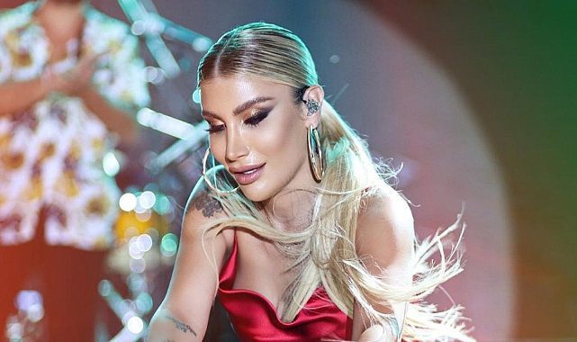 İrem Derici'nin kırmızı aşkı