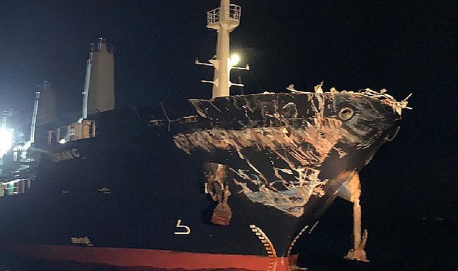 İstanbul Boğazı'nda iki gemi çarpıştı