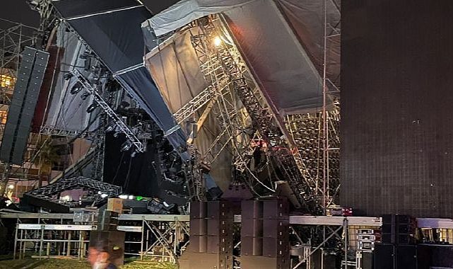 İzmir'de Tarkan'ın konser vereceği sahne çöktü