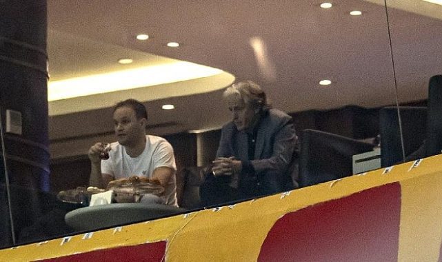 Jorge Jesus derbiyi Loca'da izledi