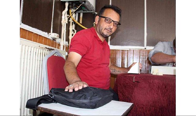 Kalbini çantada taşıyor! Hayatı buna bağlı