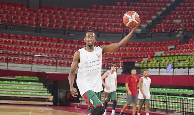 Karşıyaka'nın ABD'li oyuncusuna bıçaklı saldırı
