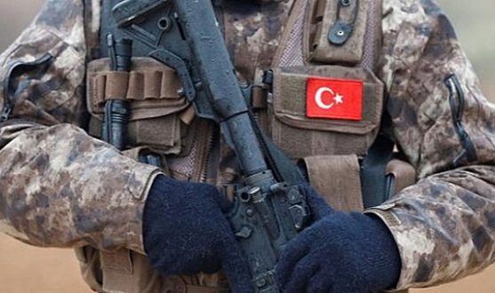 Mehmetçik sınırda 4 teröristi yakaladı